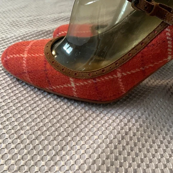 Made in Italy J Crew Women’s Shoes; Mary Jane with 3.75 heel and rounded front - Picture 4 of 14